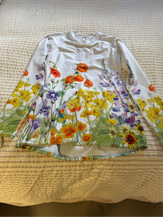 Source Unknown Other - Women’s Floral Long-Sleeve Custom Top - White with Multicolor Garden Print